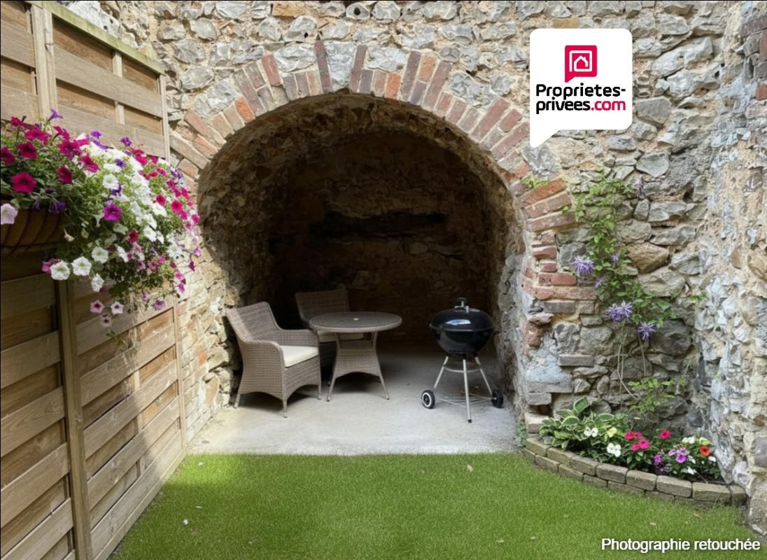 Appartement Nonancourt centre 2 pièce(s) 40.80 m2 Rez-de-chaussée 1 chambre cour jardin 86000 FAI