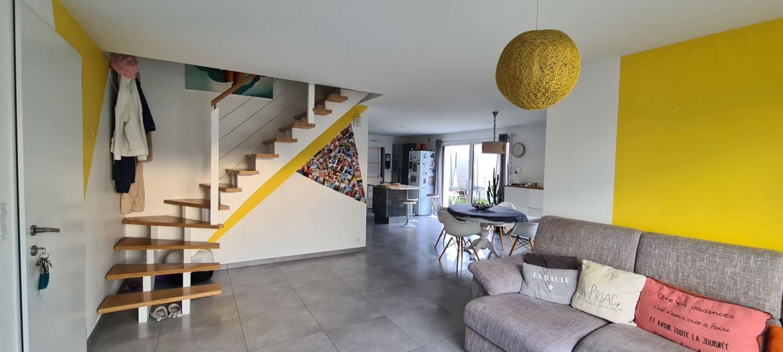 Maison Gorges 5 P . 4 Chs . 103.47 M² . Garage . T 442 M²