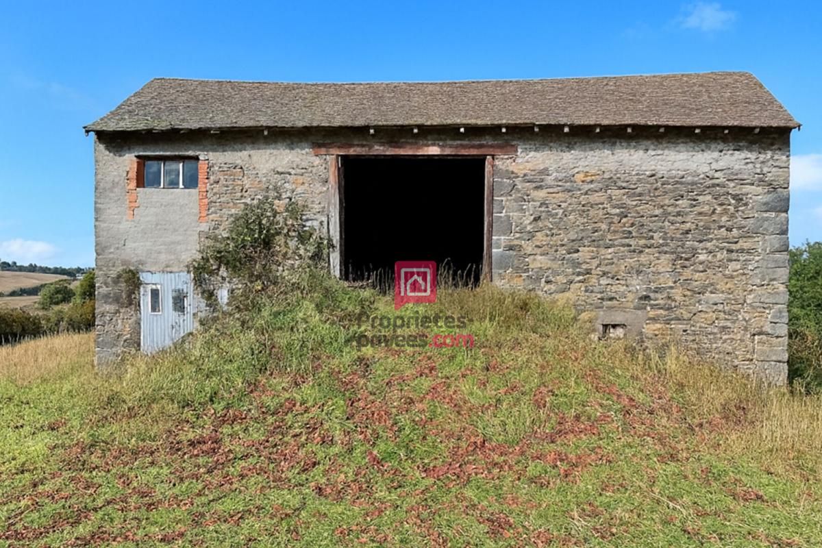 Grange à vendre à réhabiliter à Mazaye 1550m² de terrain