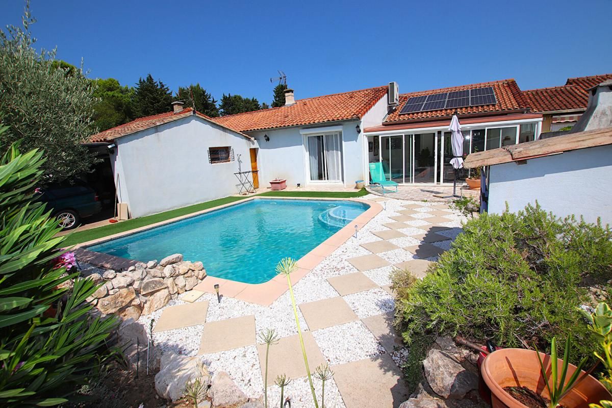 Villa F4 de 115m2 avec piscine et garage Dble