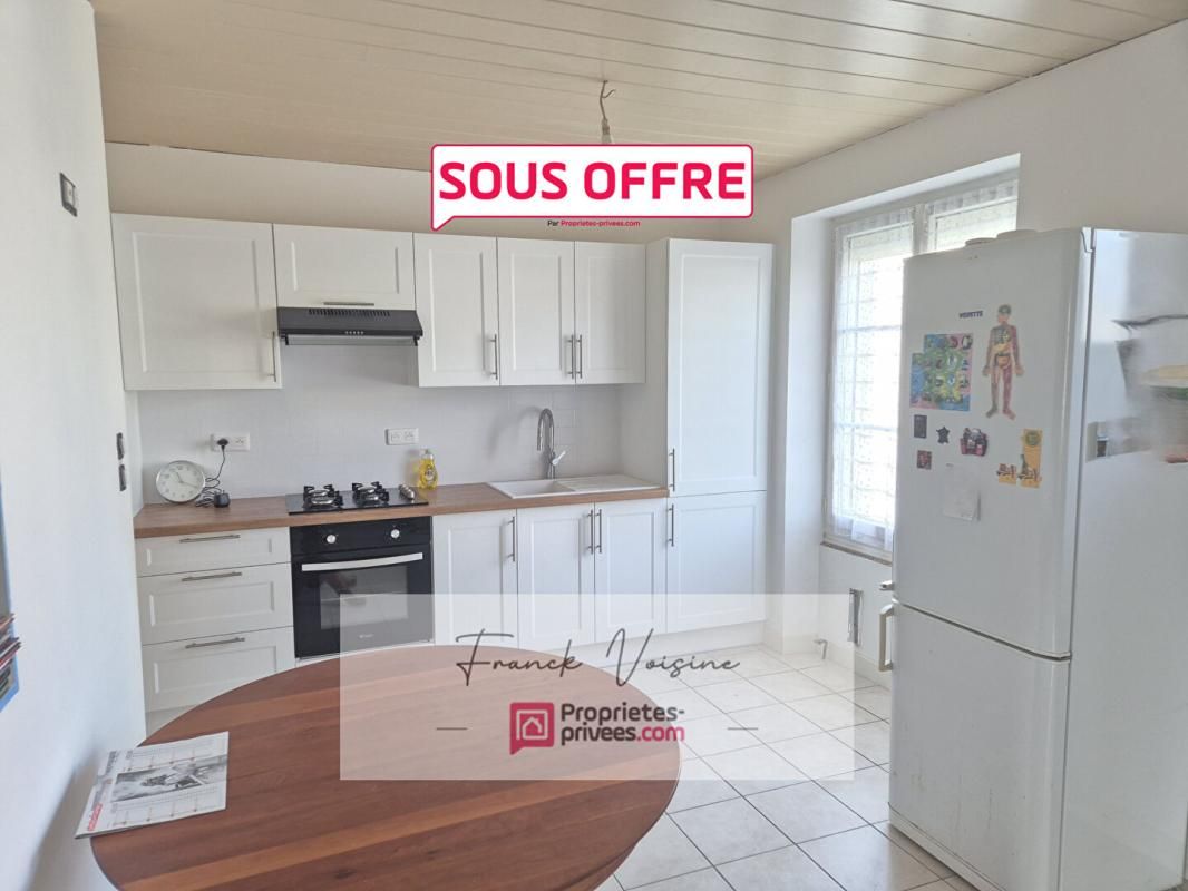 A VENDRE aux Herbiers, Maison de 79 m2 env avec 2 chambres et 1 bureau sur une parcelle de 349 m2 env