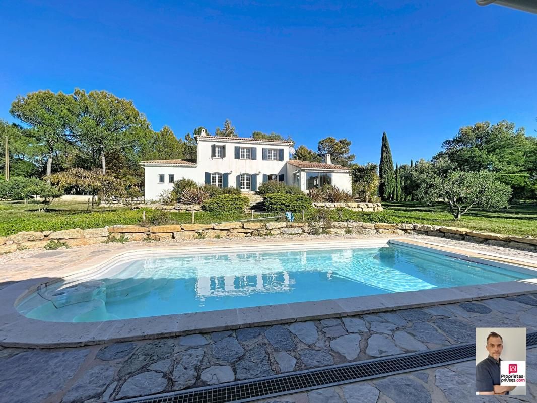 Villa 4 pièce(s) 184 m2