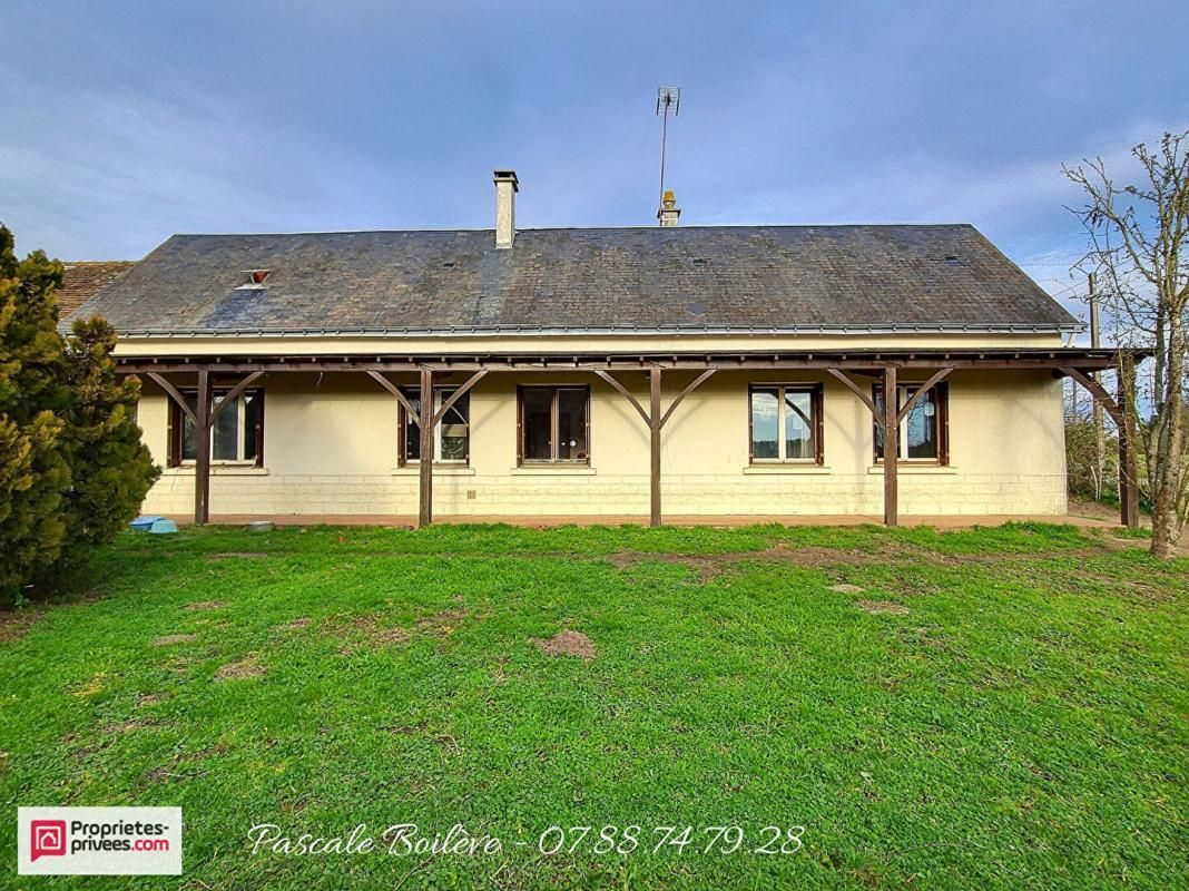 Longère 167 m² , 6 chambres - Mouliherne (49390)