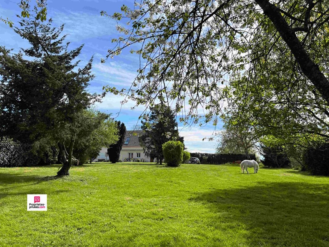 Proche de SEES L'EVECHE (61500) PROPRIETE , 9 pièce(s) 220 m2 environ, 5 chambres, PRIX 239 000, honoraires 4,82% inclus à la charge de l'acquéreur, soit 228 000 hors honoraires