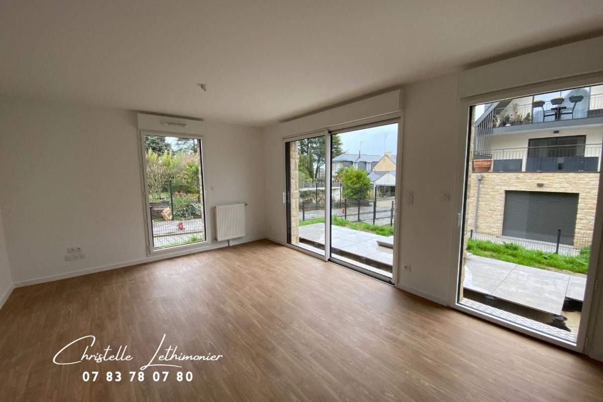 Appartement Dinard 3 pièces - 64.27 m2 - Jardin et local vélo privatifs + Parking