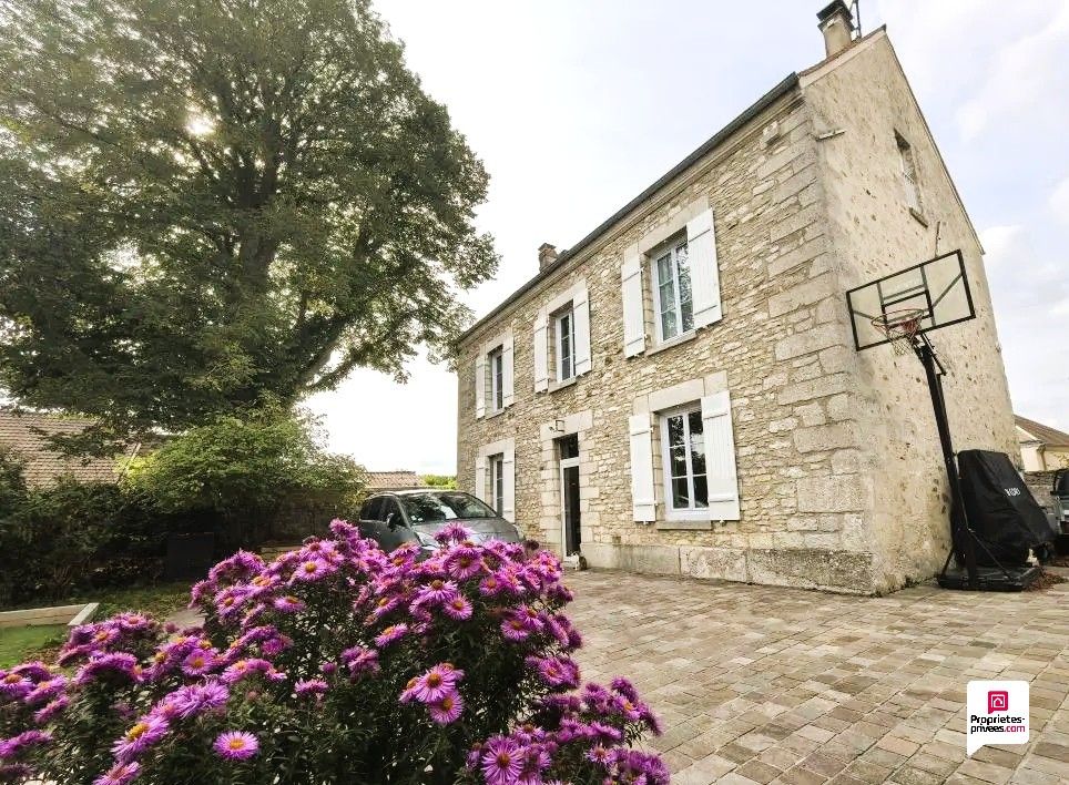 (95450) AVERNES, Maison de village, 8 pièce(s) 162 m2, 6 chambres, grand jardin, piscine, garage