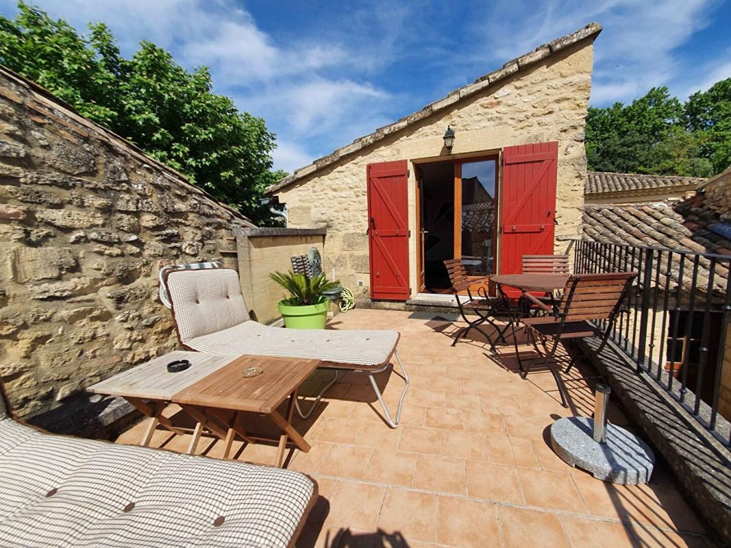 Maison de village en pierres avec terrasses