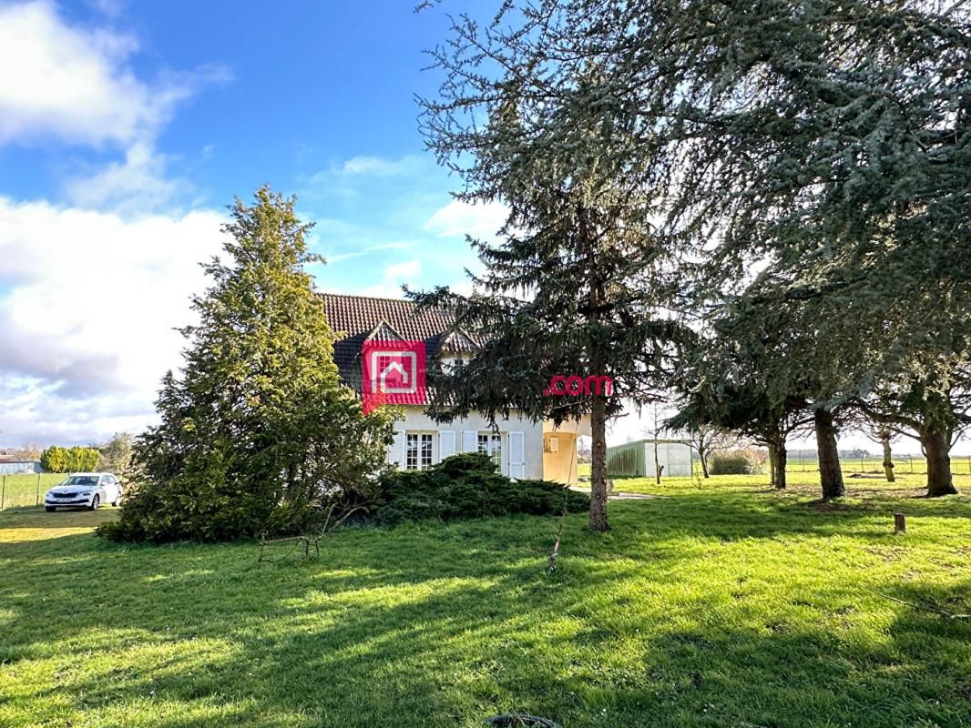 Maison Proche CHINON 7 pièce(s) 162 m2 - Terrain 2500m2