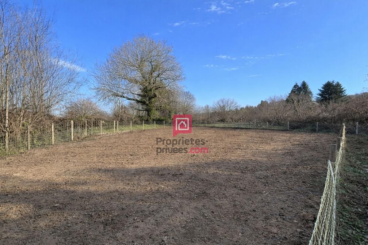 Terrain constructible à vendre Chapdes Beaufort 1060 m2
