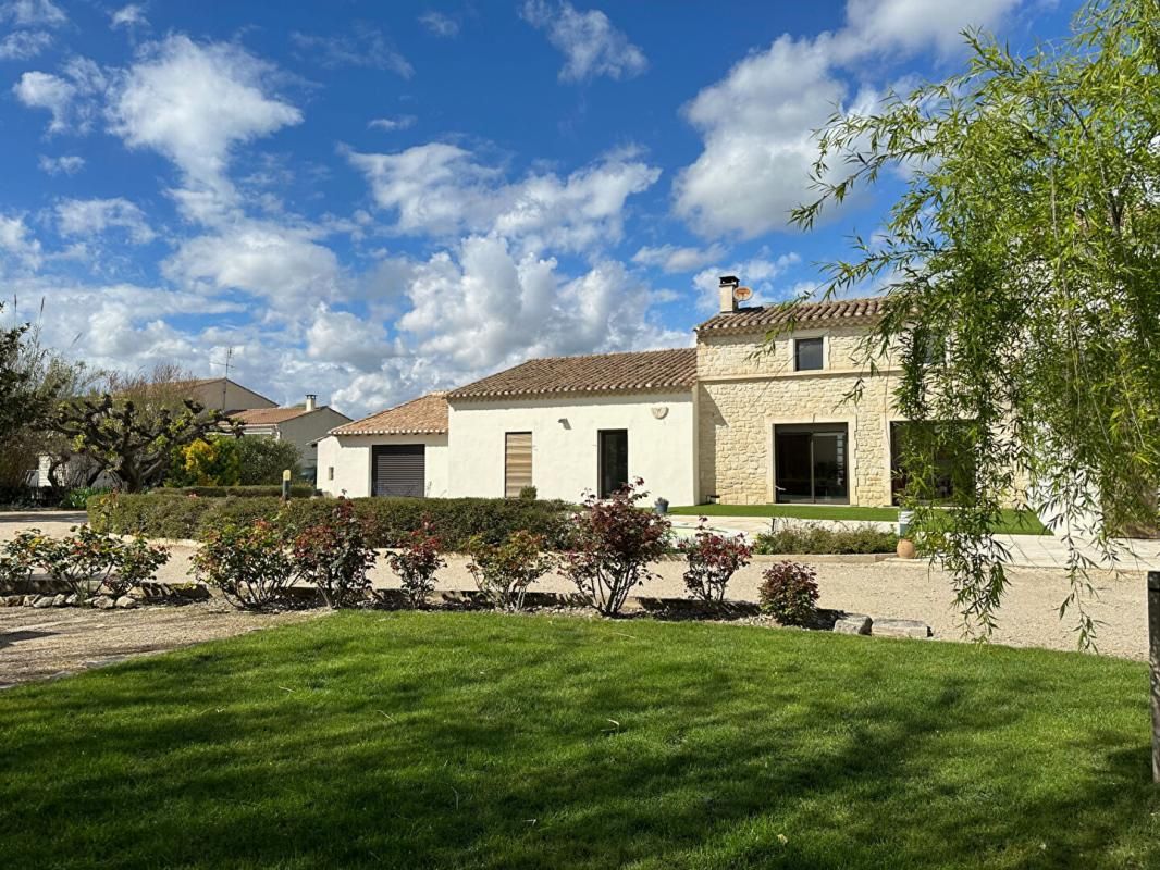 Beaucaire villa 6 pièces 179m² avec garage et piscine et terrain constructible de 1270m²