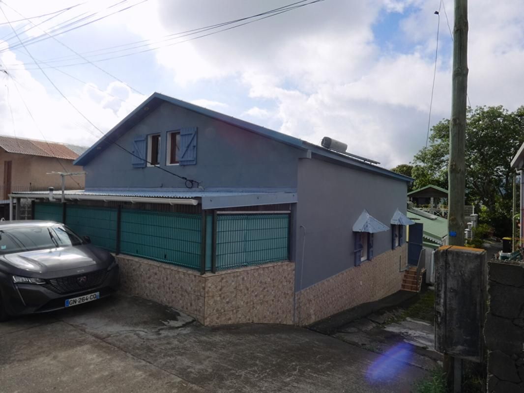 97430 Le Tampon bras de pontho maison T6 env 162 m2 sur 208 m² terrain
