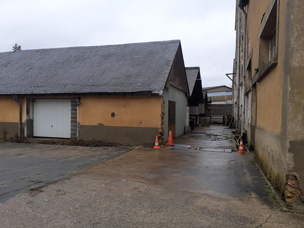 Parking / box Bauge En Anjou 343 m2