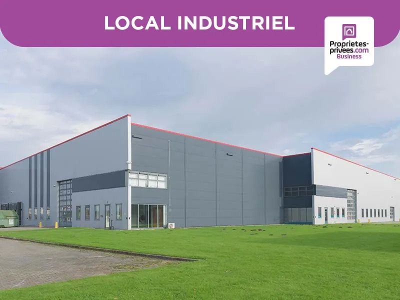 LOCAL D'ACTIVITE 5400m2 sur 10 000 m² , Terrain