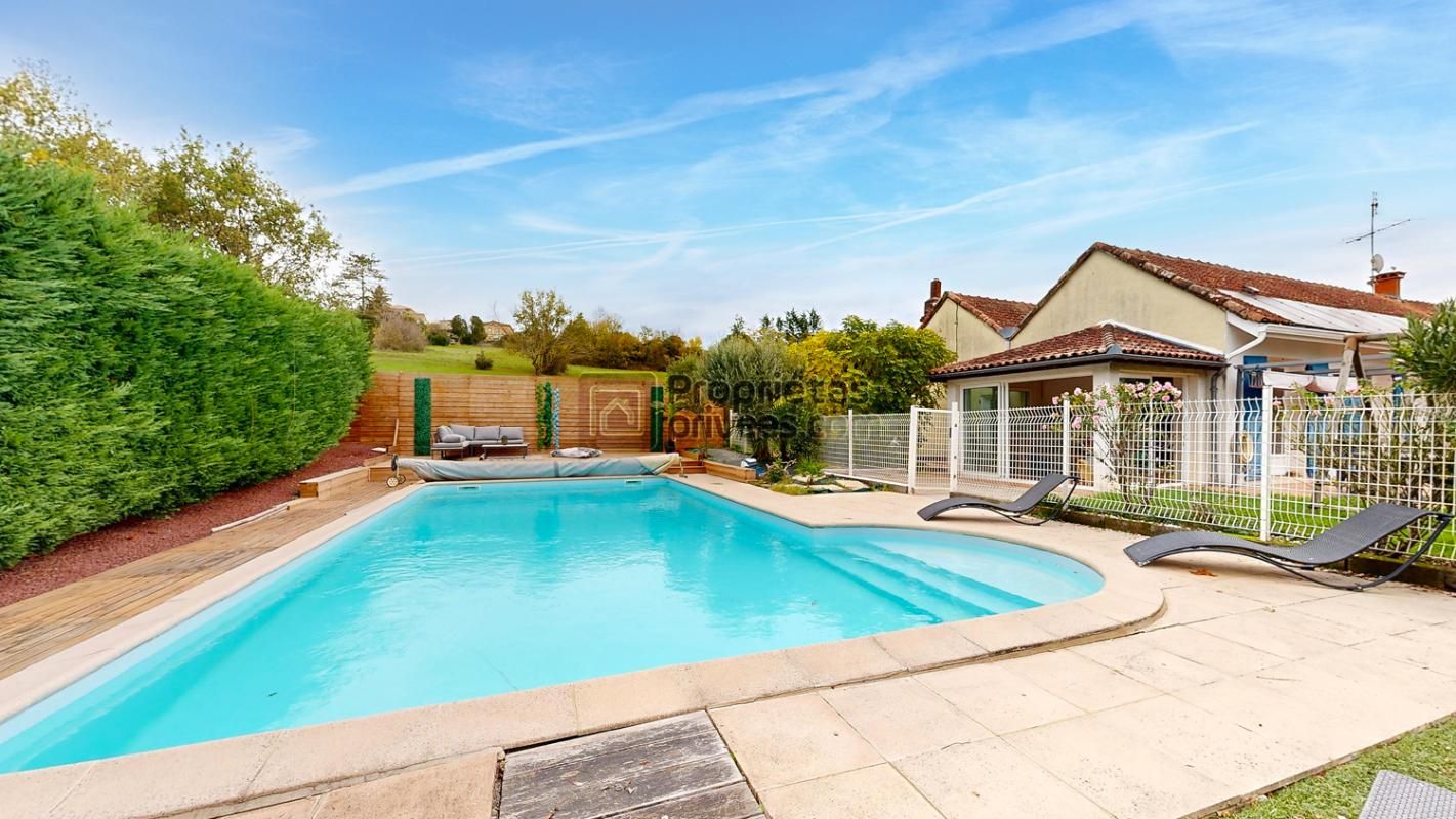 Maison MONTJOIRE 9 pièce(s) 260 m2