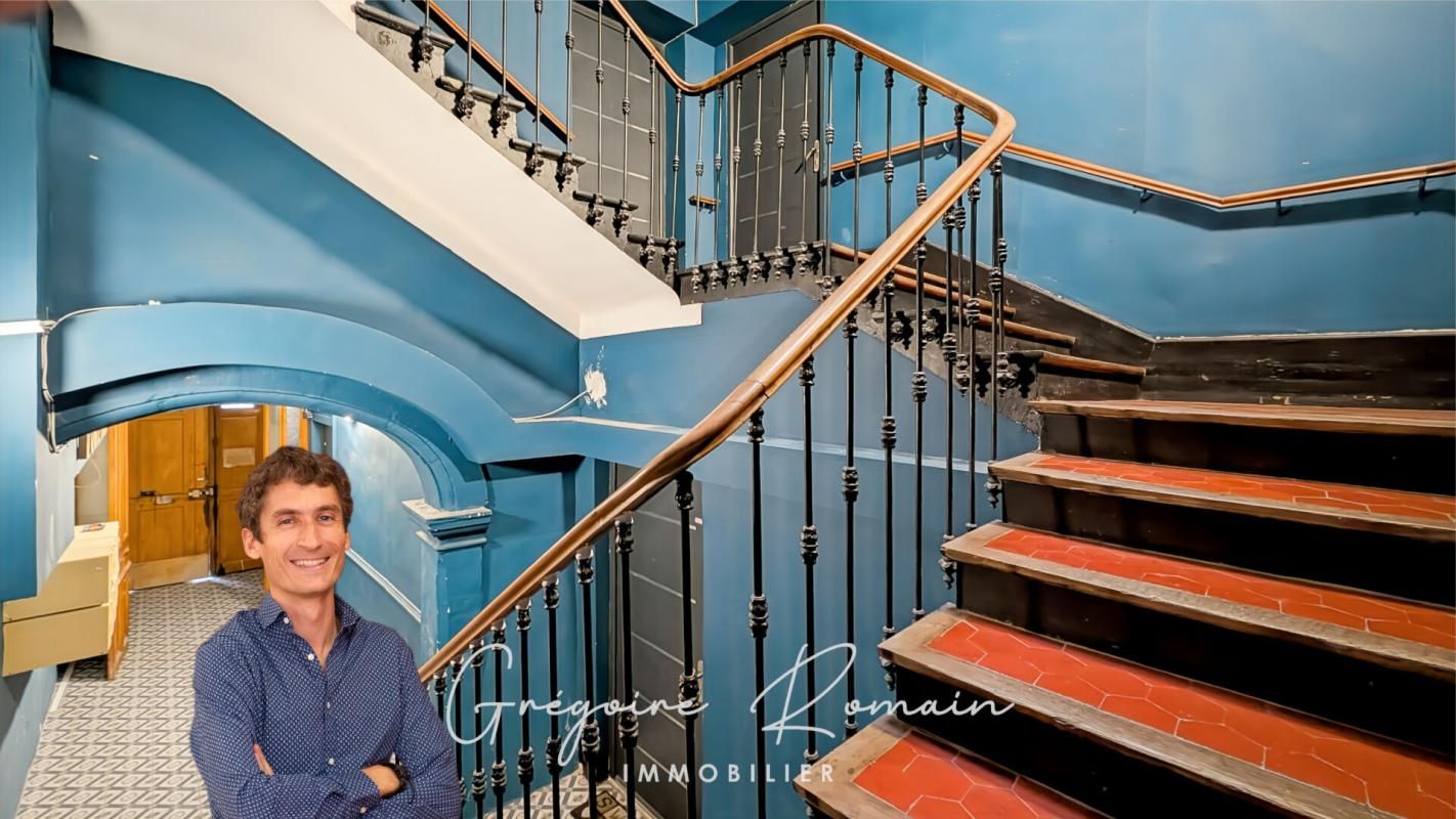 Immeuble Saint Chamas 15 pièce(s) 314 m2