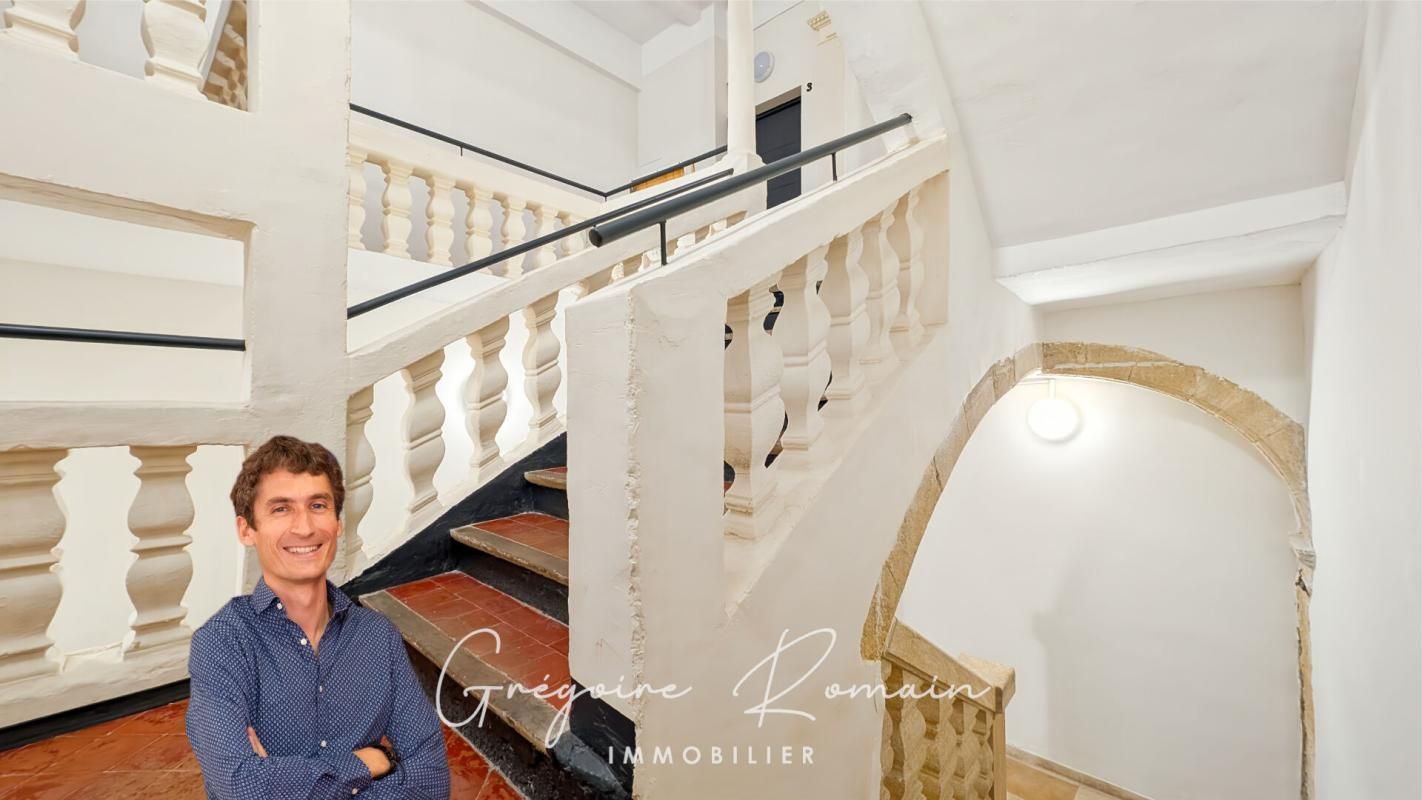 Immeuble Saint Chamas 15 pièce(s) 314 m2