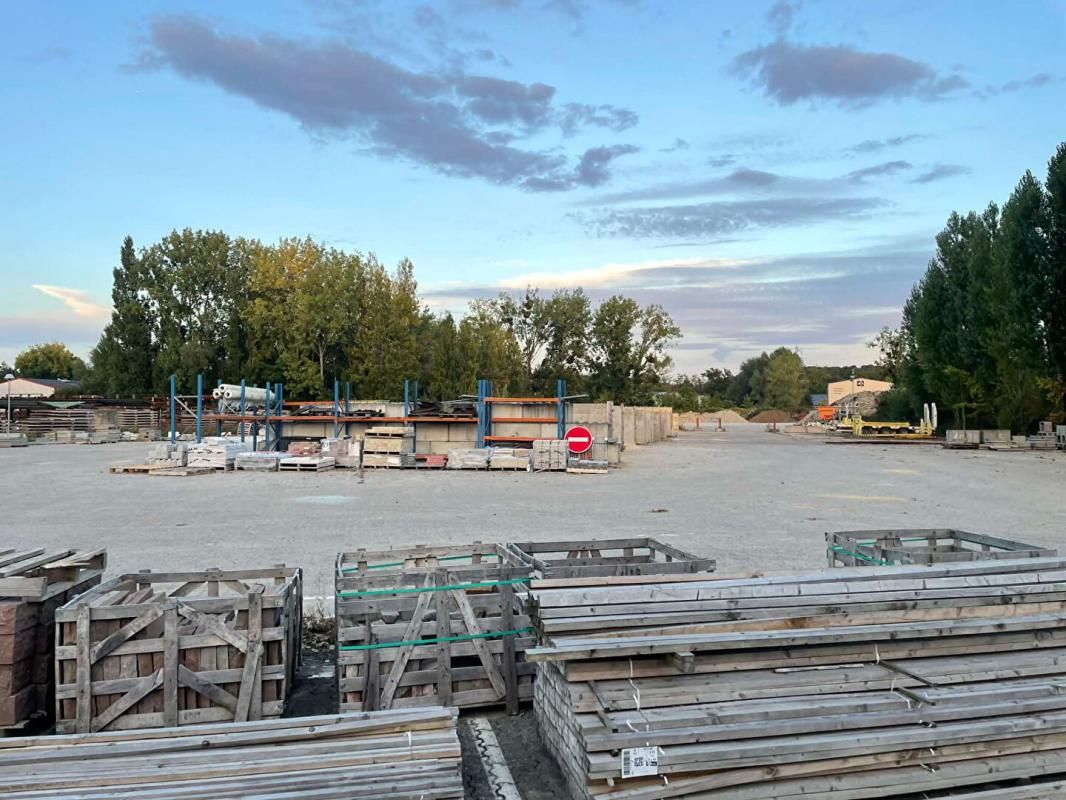 PONTPOINT - SITE INDUSTRIEL 23 000M², Terrain 1650 m² entrepôt