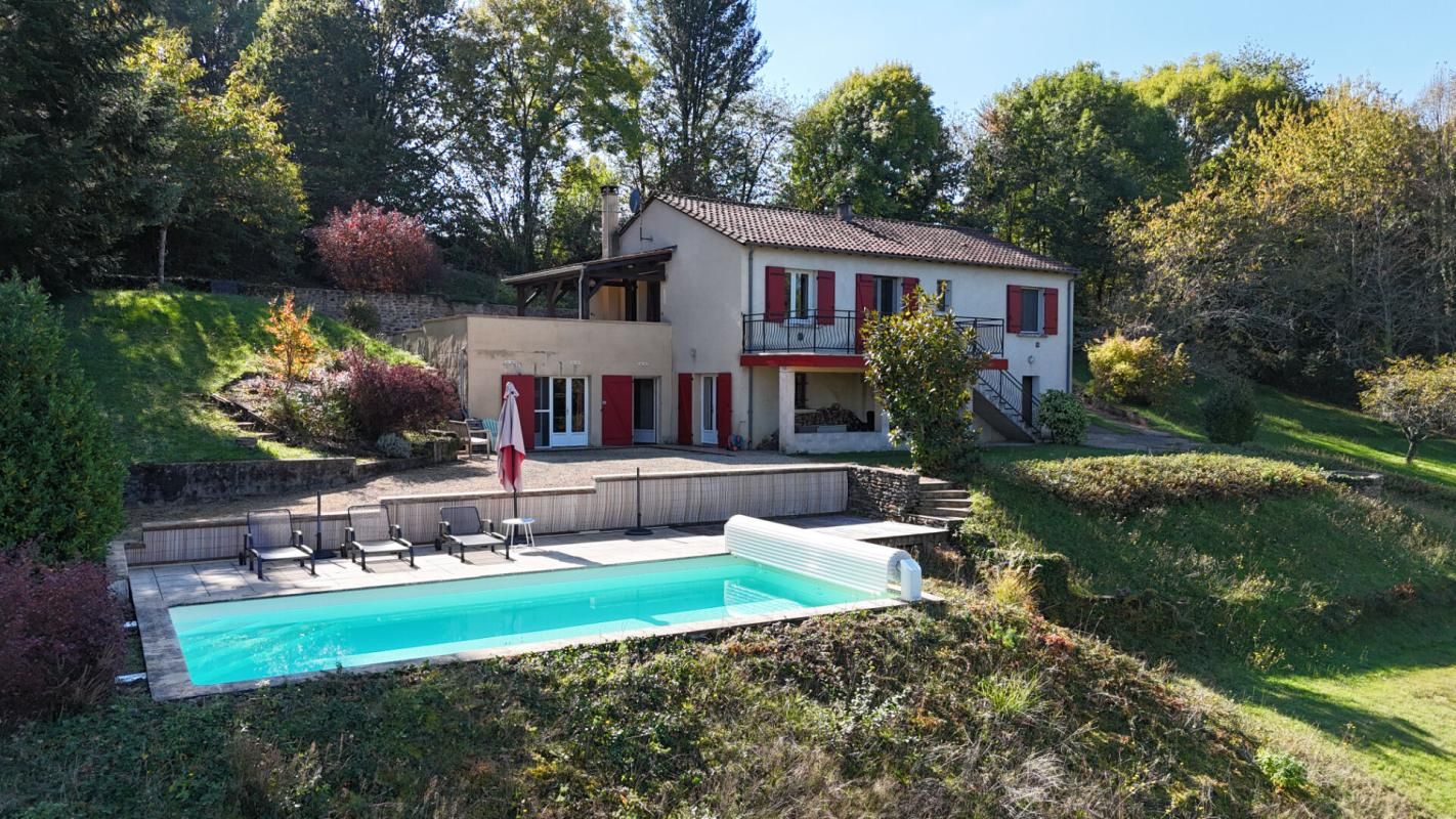 Belle maison avec piscine et gîte