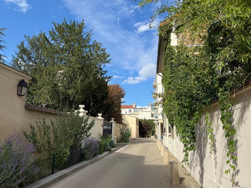 Maison de ville, 6 pièces, hyper centre Notre-Dame, double box intégré