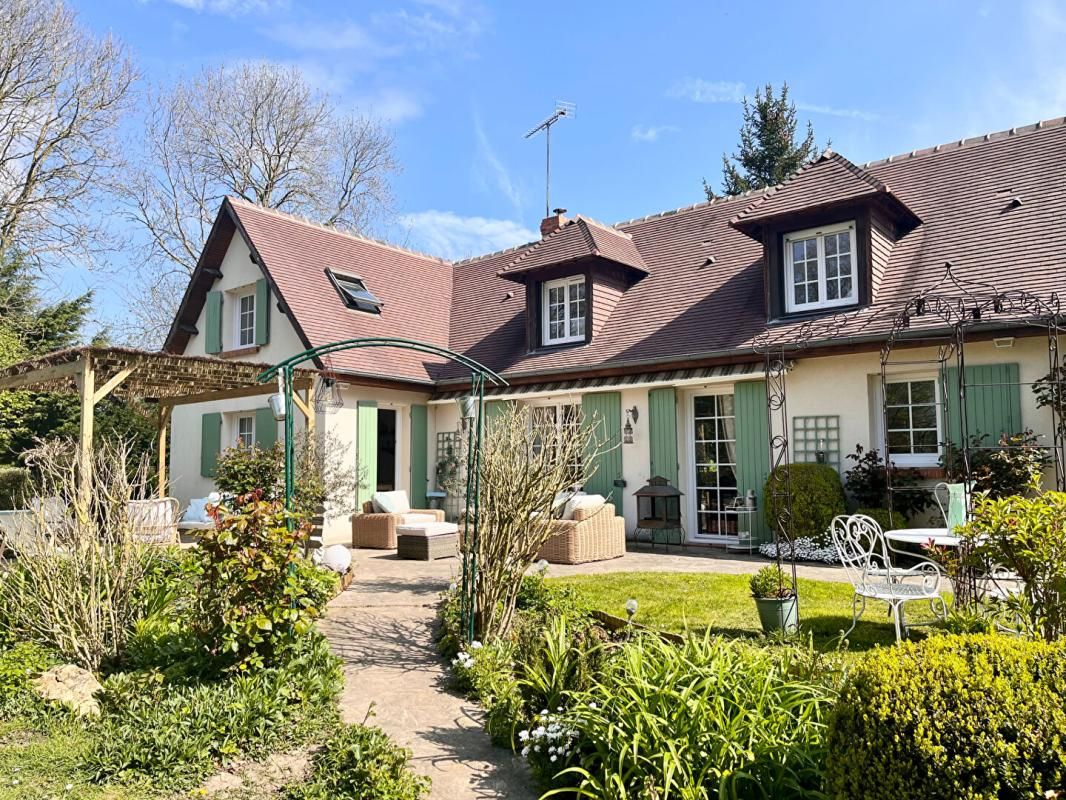 à 5 minutes de Blangy le château, maison tout confort avec piscine