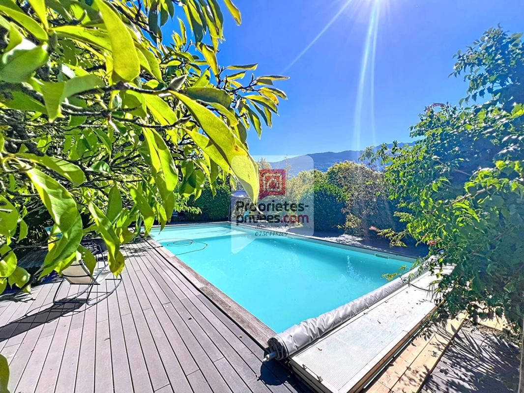 Maison, Gilly Sur Isère 15 pièces 353 m2 + dépendance de 200 m²