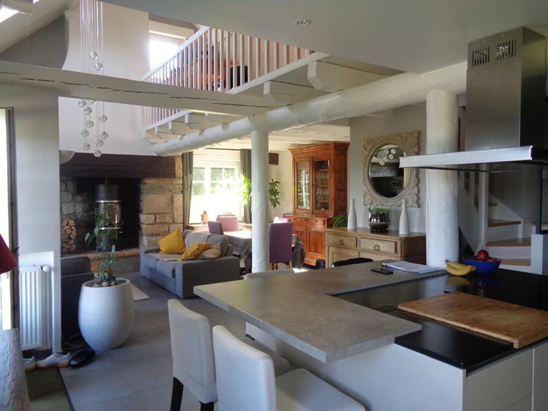 Le Pertuis(43), maison de 120 m2 habitables, 3 chambres, piscine sur 3.444 m2 de terrain