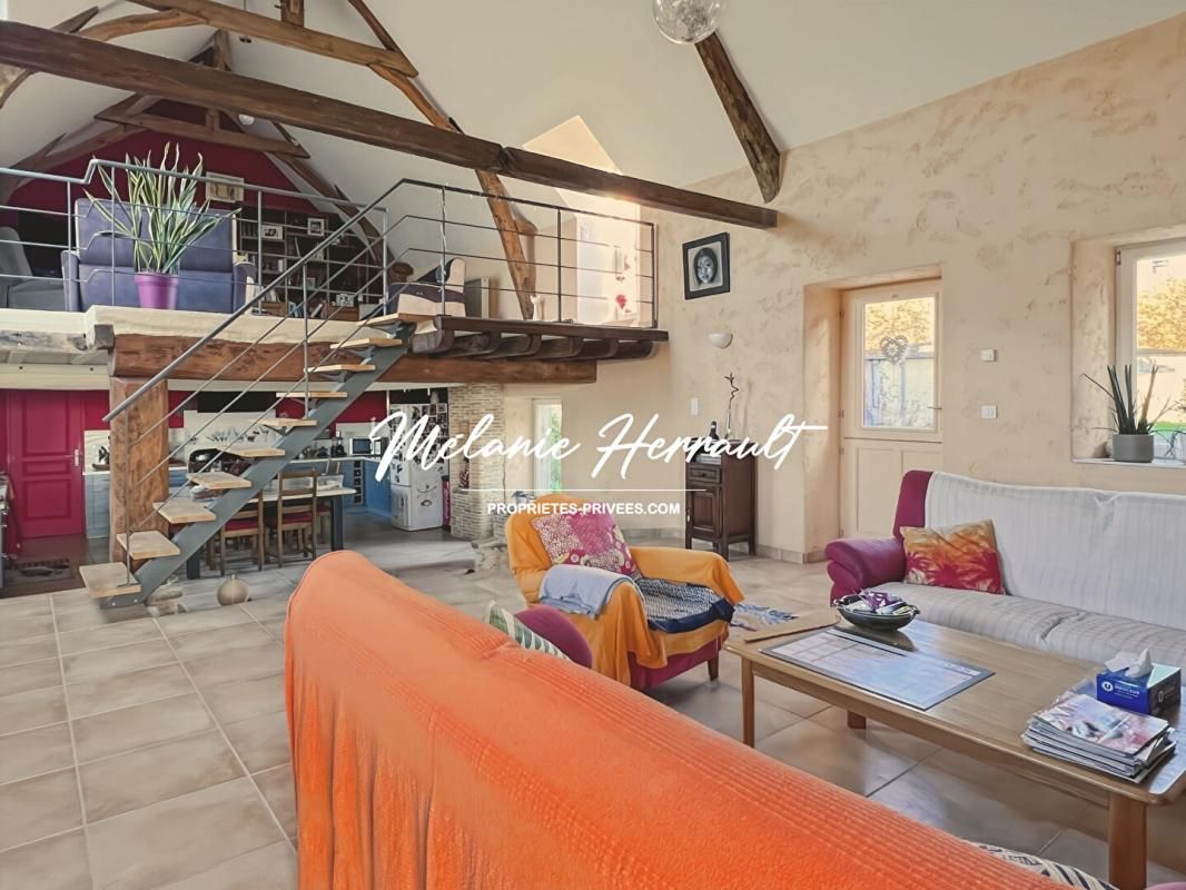 Maison ancienne rénovée - 9 pièces - Parigné-l'Évêque (72)