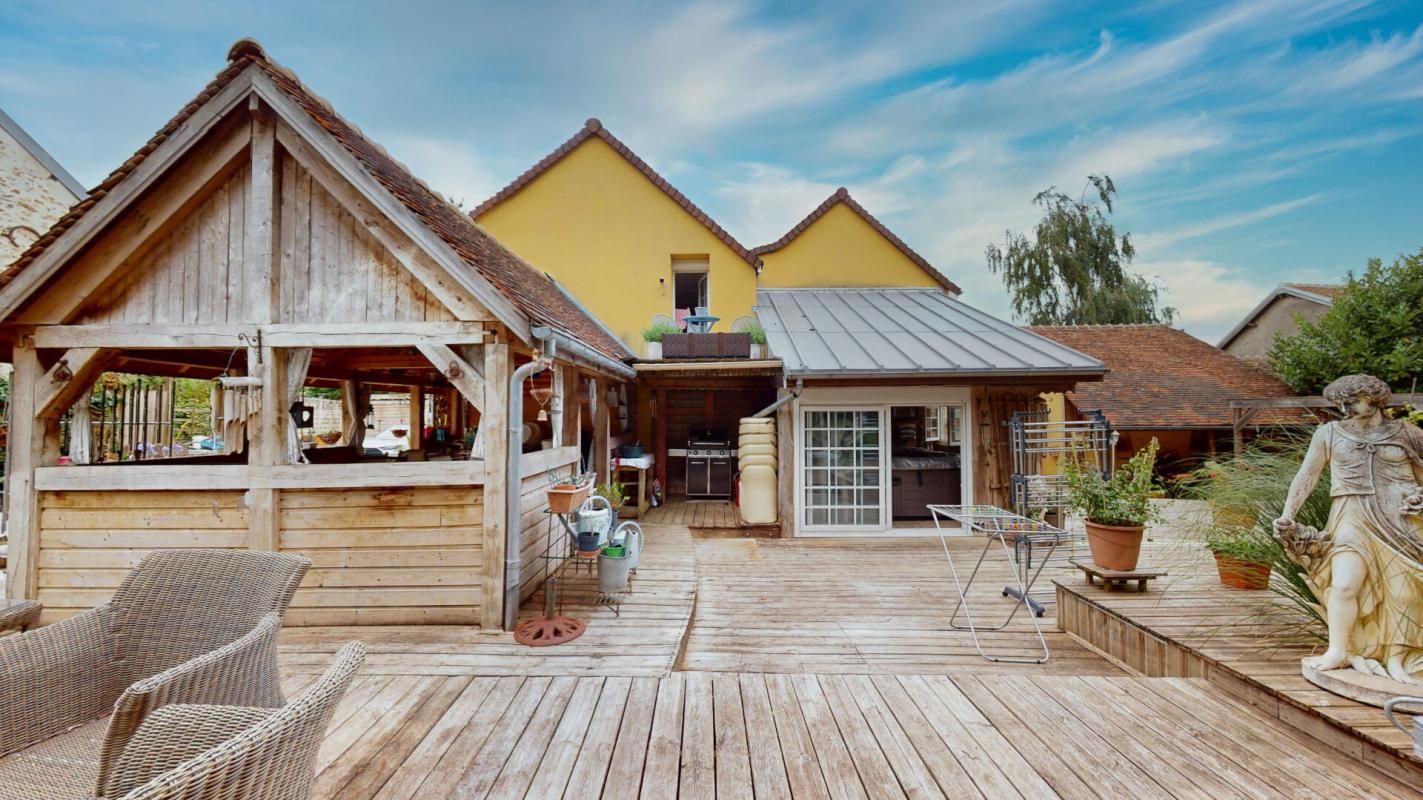 MAISON ATYPIQUE COUP DE COEUR 230 M2 PRIX 370 000