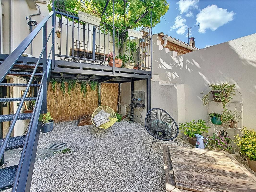 Maison Barbentane 6 pièce(s) 116 m2 garage espace extérieur