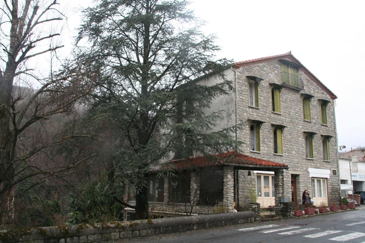 Maison de caractère - Ancien Hotel - Fort potentiel commercial à Prats De Mollo La Preste