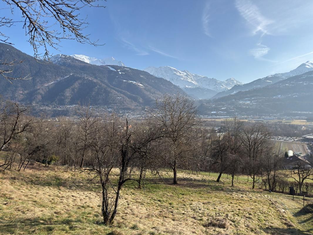 EN EXCLUSIVITÉ. PASSY COTEAU ,Terrain constructible 2028 m2 EXPOSITION SUD 560 000 euros