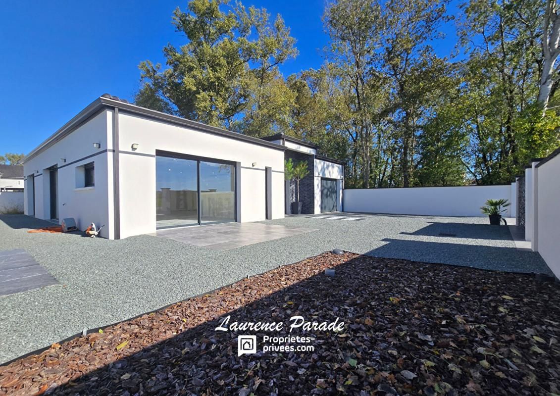 Maison récente avec garage