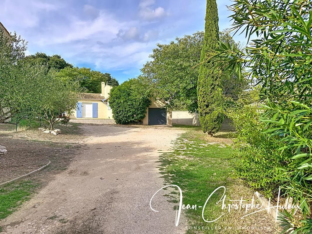 30000 NÎMES -Villa 6 pièce(s) 115 m2 de plain pied sans vis a vis