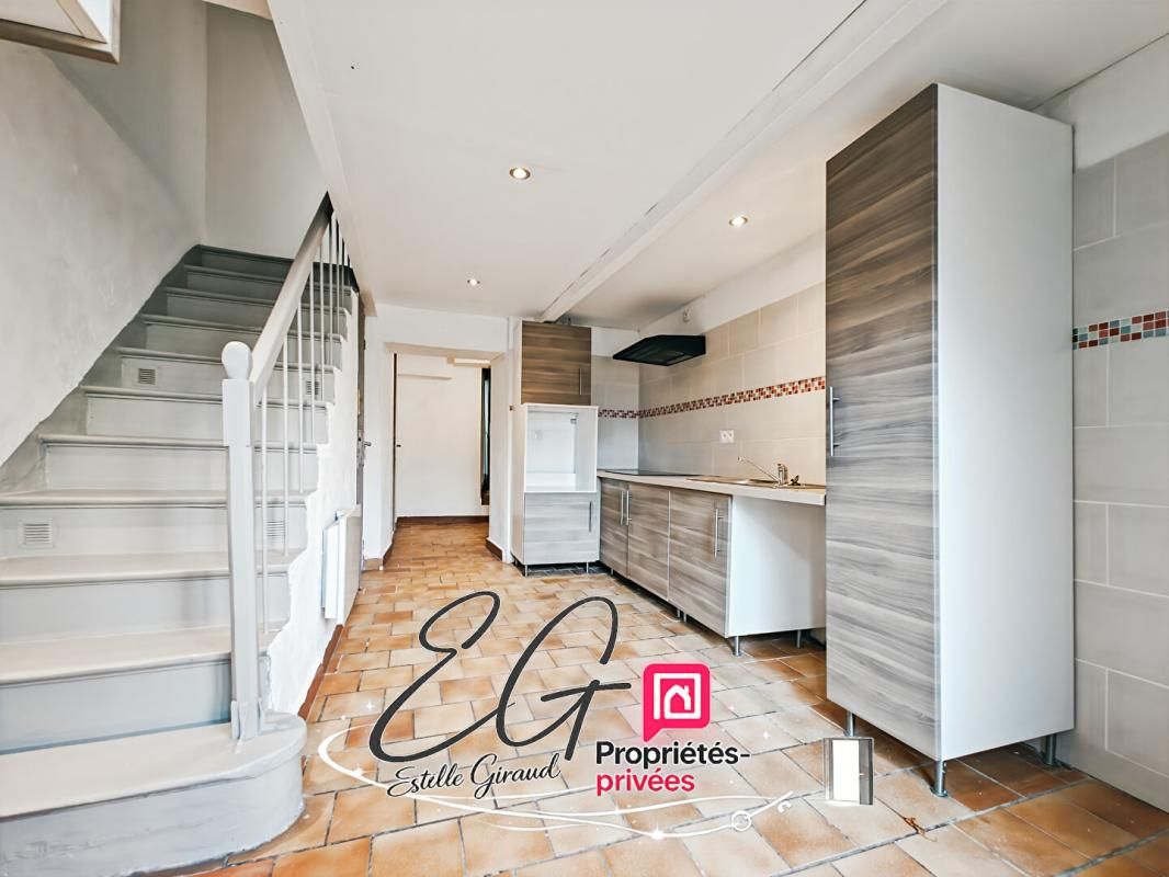 Maison Caunes Minervois, 2 chambres, cour, terrasse