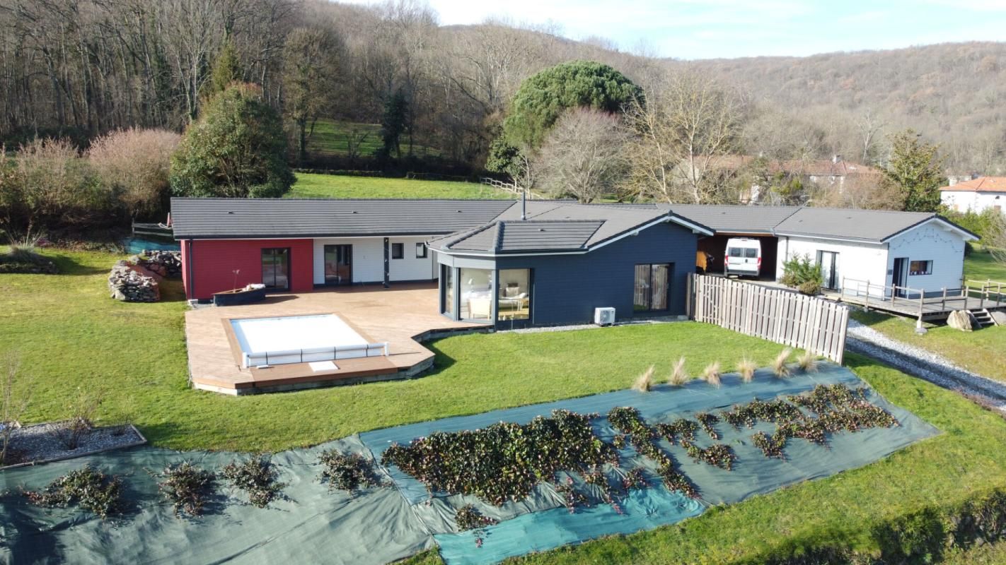 Superbe maison contemporaine 228 m² avec piscine et gîte indépendant