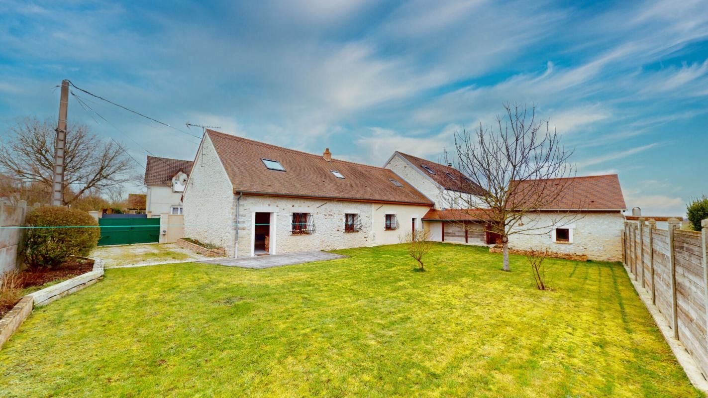 MAISON GRAND CONFORT 9 pièces 220 m2 Prix 367 500