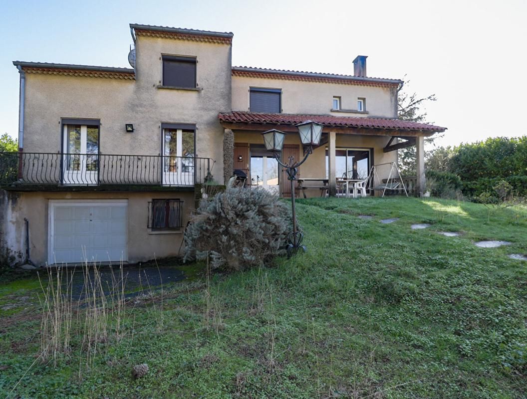 À vendre - Maison familiale 160 m² avec piscine, grand terrain et hangar - Aussillon (81)
