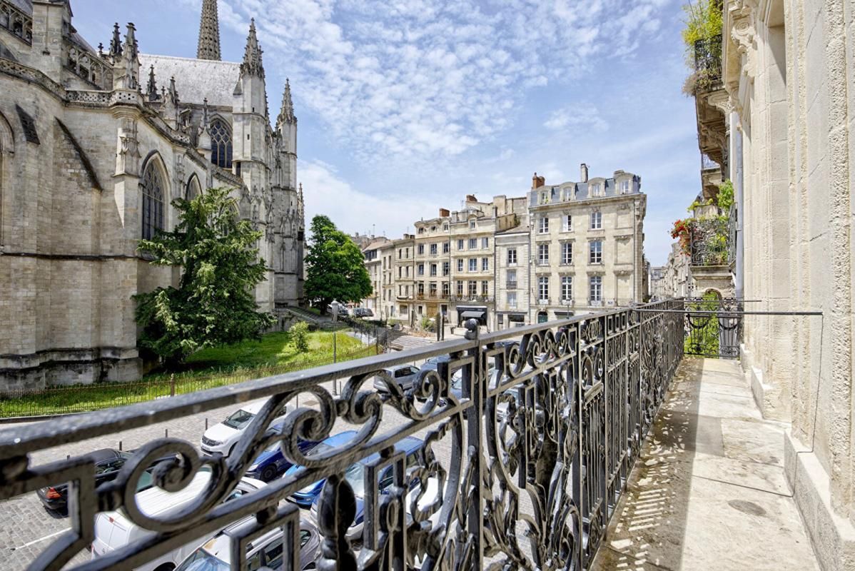 T2 lumineux 59 m² ? Vue Église Saint-Michel ? Bordeaux centre historique