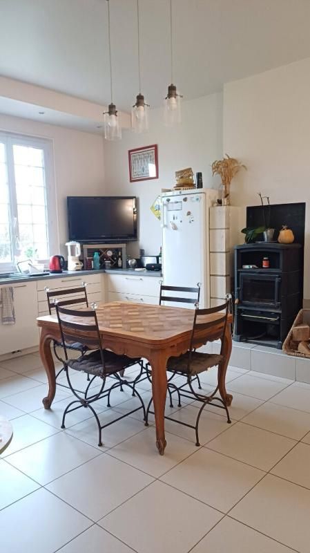 PROPRIETE avec parc arboré et piscine
