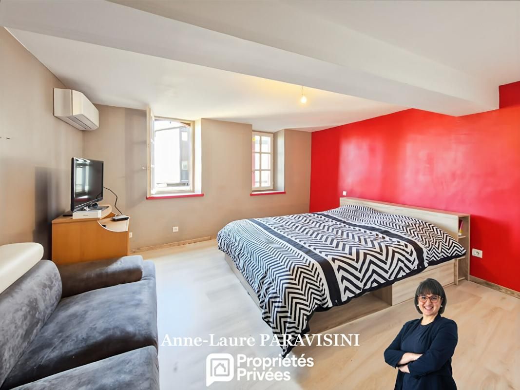 La Cassaigne, maison de village rénovée avec garage