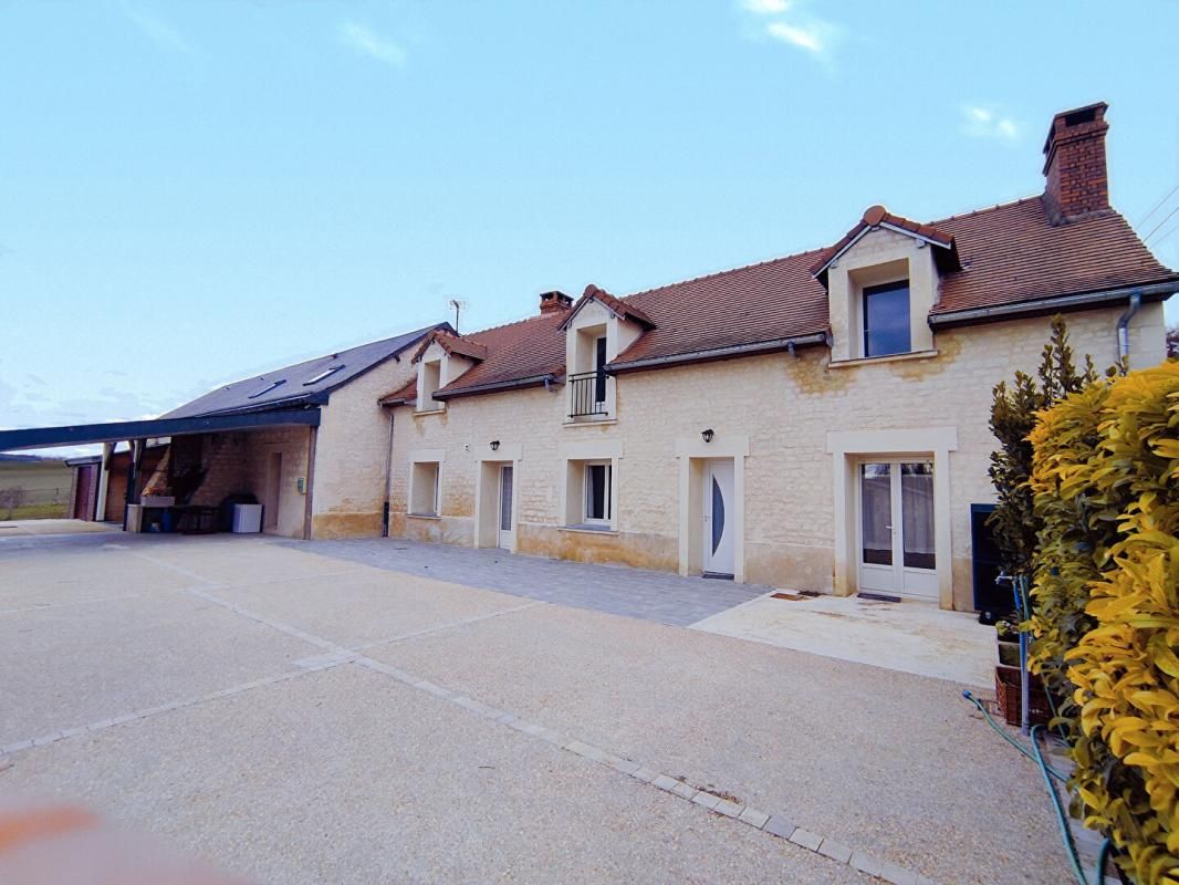 Maison de pays 7 pièces 187 m2 avec grange sur 1 HA