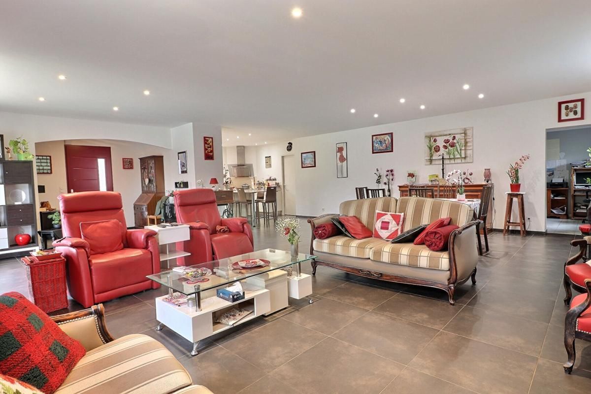 Maison récente proche du centre