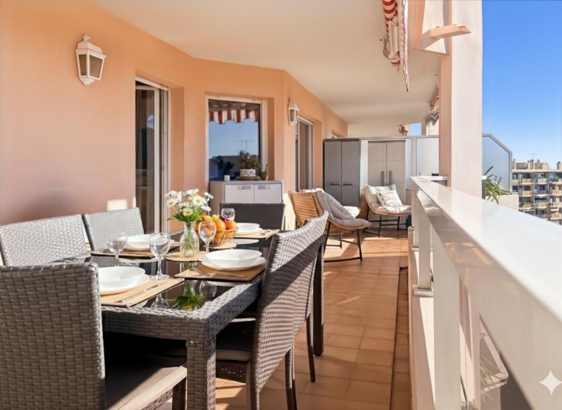 CORNICHE FLEURIE - 2P - AVANT DERNIER ETAGE - TERRASSE 21M2 - VUE MER - PISCINE - GARAGE