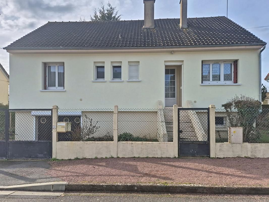 Maison Yèvres 5 pièce(s) 86 m2