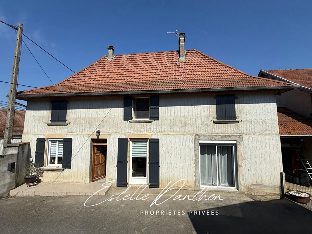 Maison 5 chambres 155m2 et 200m2 de dépendances