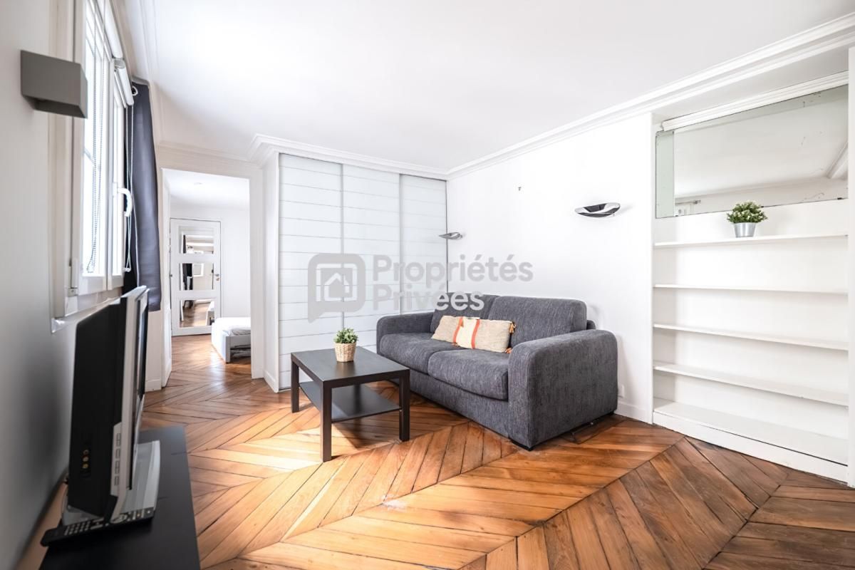 COUP DE COEUR Appartement 2 pièces rue de Rivoli côté Tuileries 34.4 m2