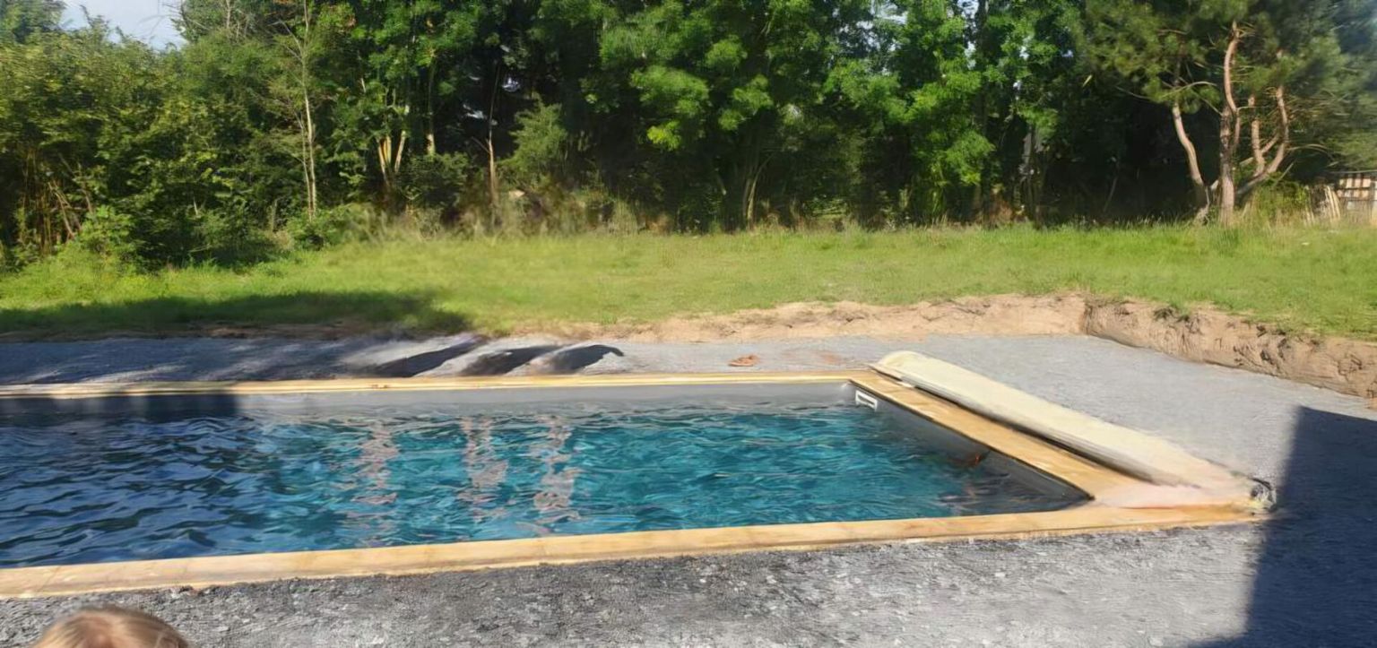 NEUVILLE-SUR-AUTHOU Charmante maison normande avec piscine et dépendances à Brionne 2