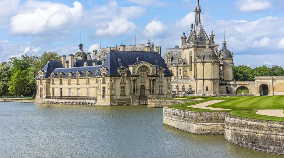 60500 CHANTILLY - CESSION DE BAIL, PRET A PORTER Boutique 35 m²