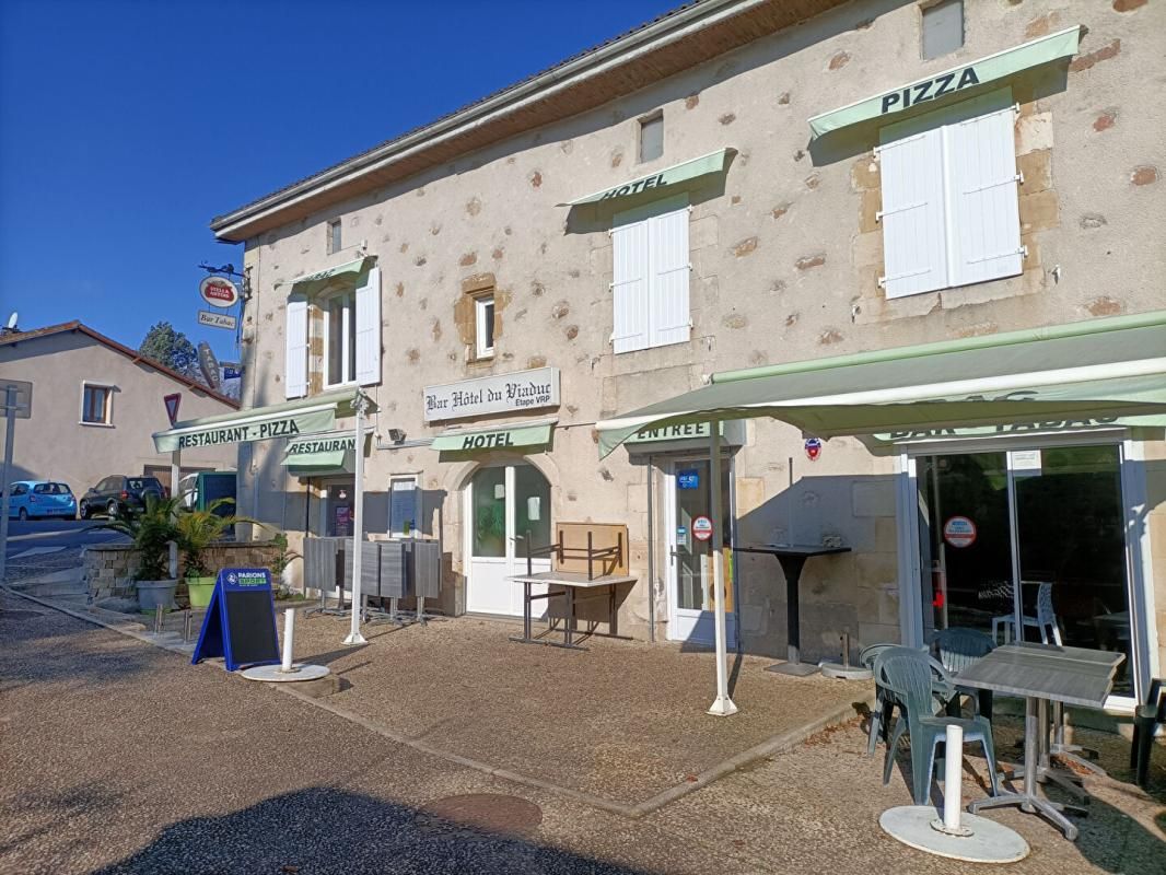 SECTEUR POITIERS - Murs commerciaux hôtel , bar tabac, restaurant de 380 m²