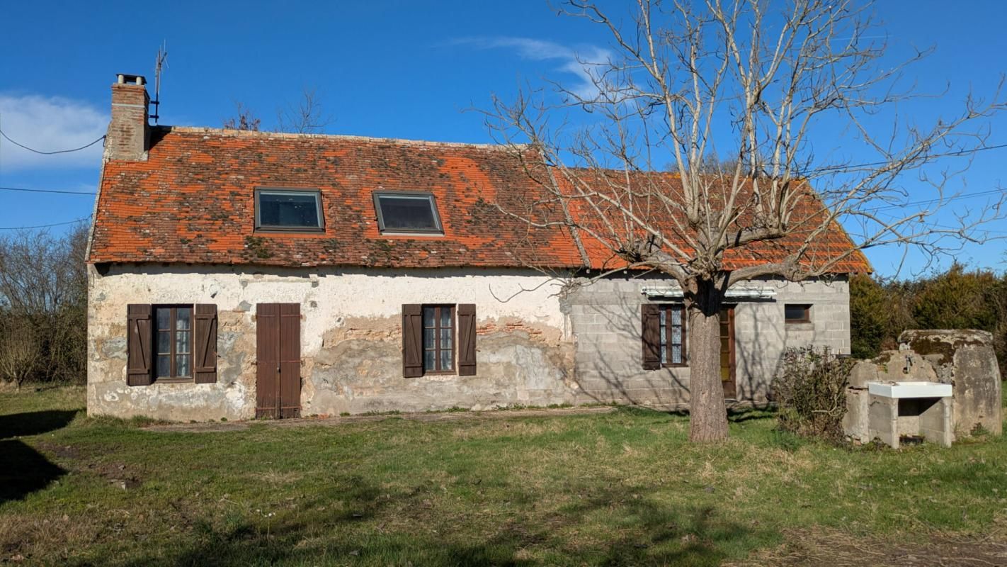 Maison avec du cachet à rénover et grand terrain